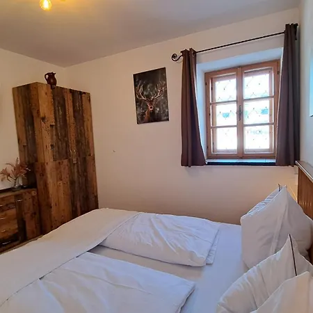 Haus.1800 *